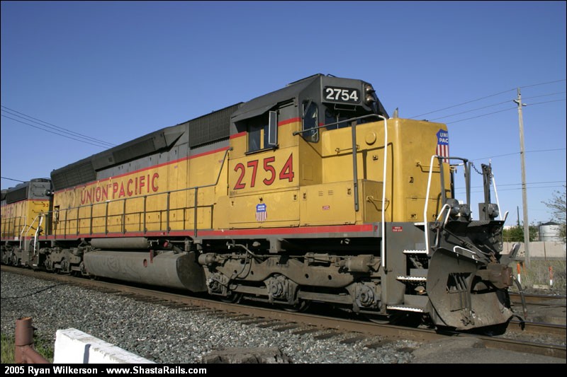 UP 2754